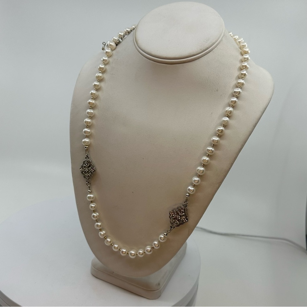 New Handmade Elegant Freshwater Pearl Necklace with Silvertone Snowflake Accents